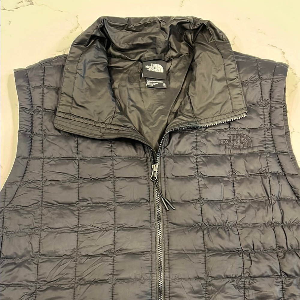 Like-New The North Face Black Thermoball Eco Quilted Vest - Size: XL